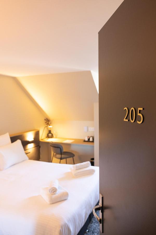 Logis Hotel & Restaurant Le Vert Bocage Franqueville-Saint-Pierre Exterior photo
